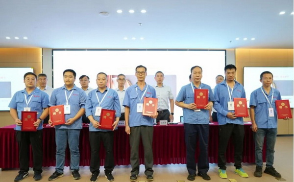 构筑发展双翼：365英国上市公司股份2025技术传承与安全守护体系同步升级